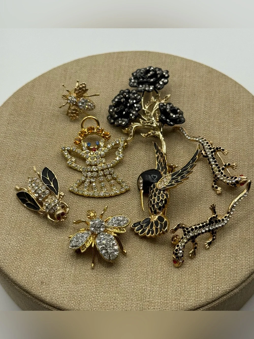 Set of 7 animal brooch lot